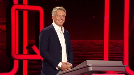 Jörg Pilawa moderiert die NDR Quizshow © Screenshot 