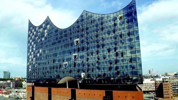 Die Elbphilharmonie von außen. © Screenshot 