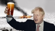 Der englischen Premier Boris Johnson mit einem Glas Bier. © Screenshot 