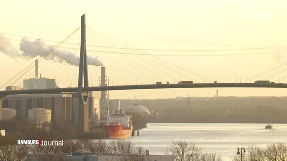 Blick auf die Köhlbrandbrücke im Hamburger Hafen © Screenshot 