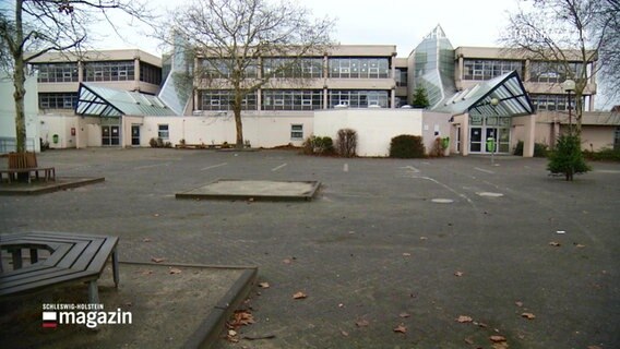 Blick auf den Schulhof des Schulzentrums Mühlenredder © Screenshot 