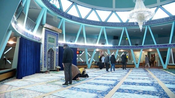 Innenansicht der Blauen Moschee. © Screenshot 
