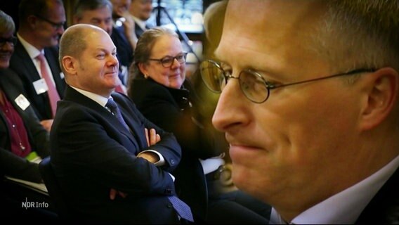 Fotocollage: Links Olaf Scholz, rechts Peter Tschentscher. © Screenshot 