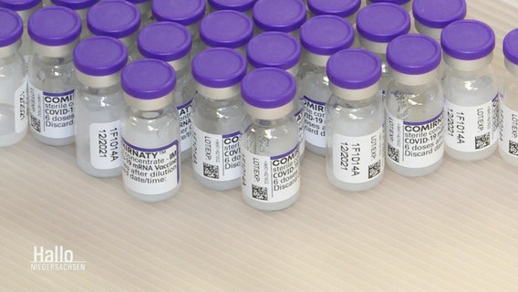 Impfstoffdosen von Biontech. © Screenshot 