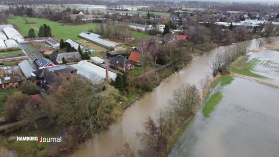 Hochwasser im Gebiet der Dove-Elbe aus der Vogelperspektive. © Screenshot 