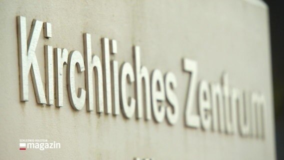 Schild des Kirchlichen Zentrums © Screenshot 