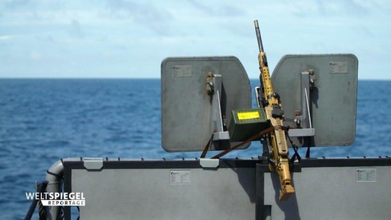 Waffen an Bord eines Kriegsschiffs. © Screenshot 