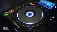 Der Turn-Table eines DJ-Pults © Screenshot 