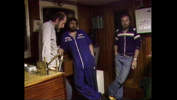 Die Crew bei der Überführung der "Ariadne" 1982 nach Elsfleth. © Screenshot 