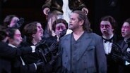 Gergory Kunde singt in der Oper "Turandot". © Screenshot 