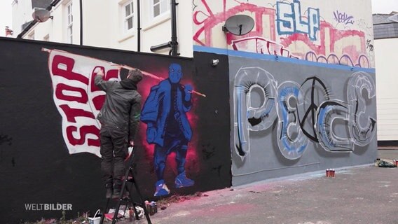 Graffitis in London gegen den Krieg in der Ukraine © Screenshot 