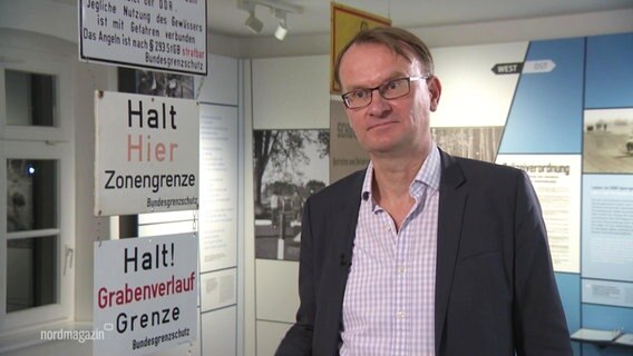 Autor Andreas Kossert im Interview. © Screenshot 