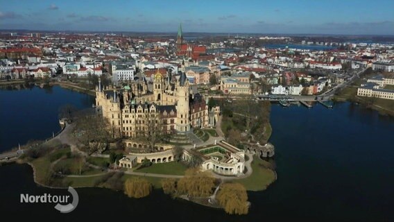 Das Schweriner Schloss und Umgebung. © Screenshot 