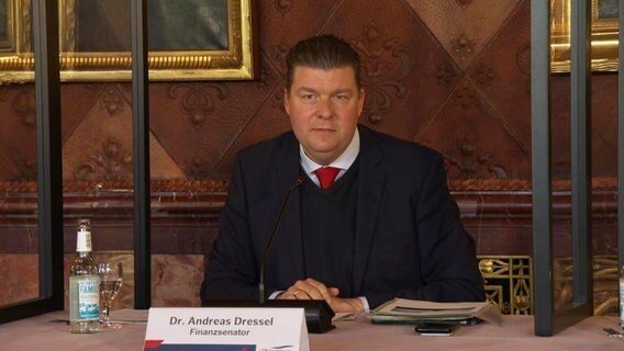 Hamburgs Finanzsenator Andreas Dressel (SPD) spricht auf der Landespressekonferenz im Hamburger Rathaus. © Screenshot 