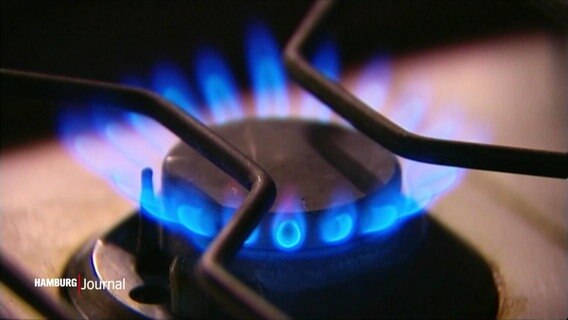 Eine blaue Flamme brennt aus einem Gasherd © Screenshot 