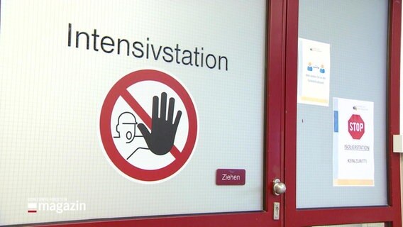 Die Tür einer Intesivstation. © Screenshot 