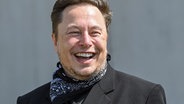 Lachender Tesla-Chef Elon Musk. © Screenshot 