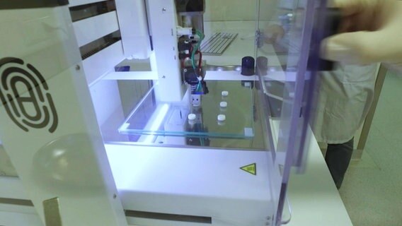 3D-Drucker, der Medikamente druckt. © Screenshot 