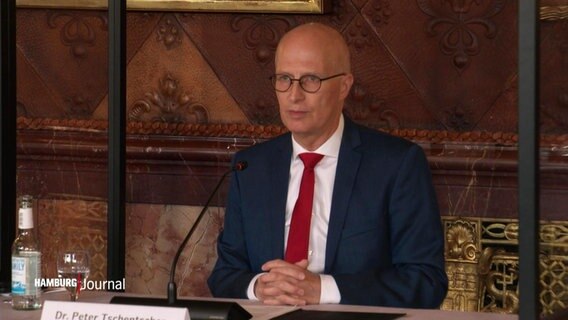 Bürgermeister Tschentscher verkündet Ende der Maskenpflicht. © Screenshot 