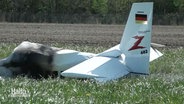 Das abgestürzte Flugzeug in Sande © Screenshot 