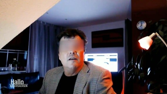 Eine Aufnahme des Reichsbürgers, der angeklagt ist © Screenshot 
