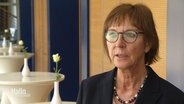 Dina Michels von der Kaufmännischen Krankenkasse gibt ein Interview. © Screenshot 