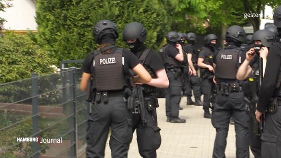 Polizeiaufgebot in Hamburg Neugraben. © Screenshot 