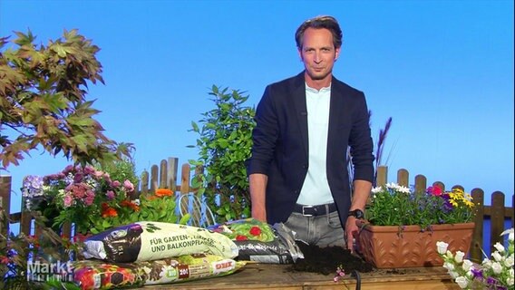 Jo Hiller moderiert Markt. © Screenshot 