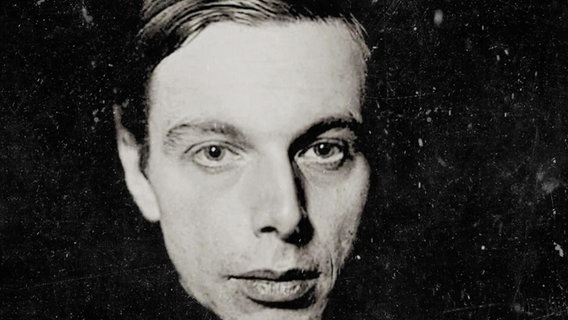 Gesicht von Ernst Ludwig Kirchner in einer schwarz-weißen Nahaufnahme. © Screenshot 