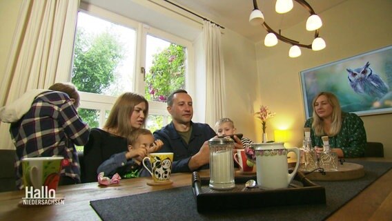 Der Ukrainer Serhiy Pokuy besucht Schwester, Frau und Kinder in Apen. © Screenshot 