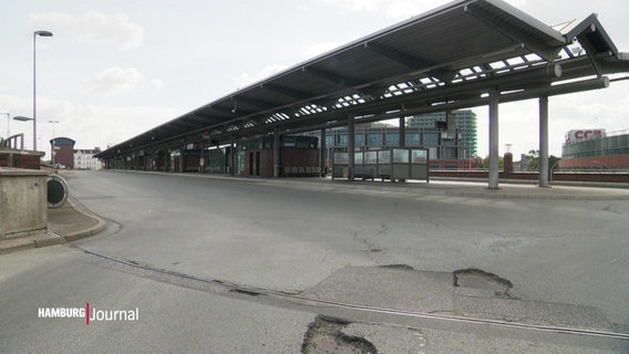 Der gesperrte Busbahnhof in Hamburg-Bergedorf. © Screenshot 