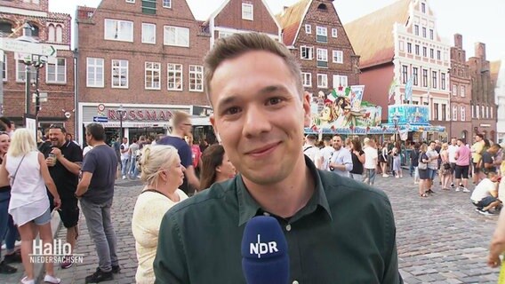 Reporter Johannes Koch berichtet vom Lüneburger Stadtfest. © Screenshot 