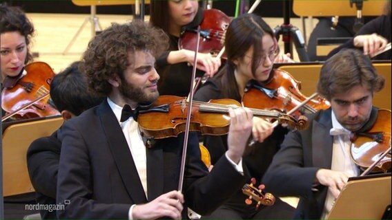 Violinist Emmanuel Tjeknavorian © Screenshot 