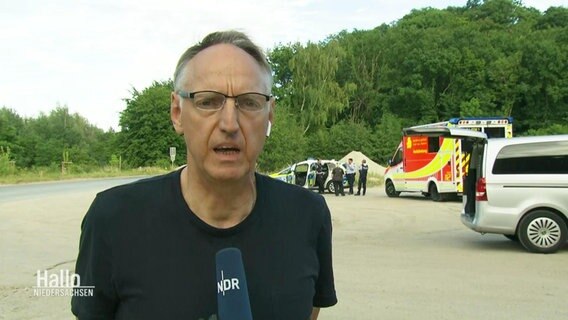 Reporter Wilhelm Purk berichtet live aus Stemmen. © Screenshot 