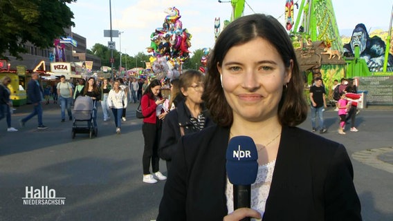 Reporterin Luisa Ziegler berichtet vom Schützenfest in Hannover. © Screenshot 