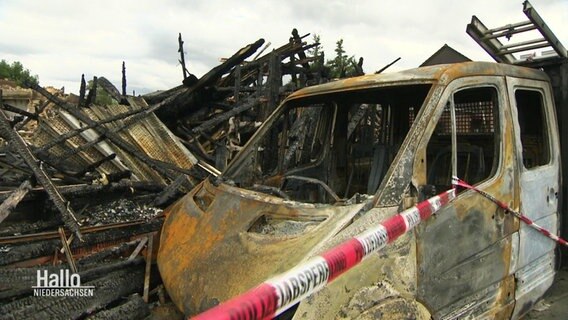 Schäden nach Großbrand in einer Lagerhalle © Screenshot 