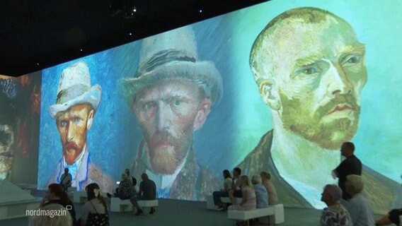 Mehrere Bilder von van Gogh werden auf eine Wand projiziert.. © Screenshot 