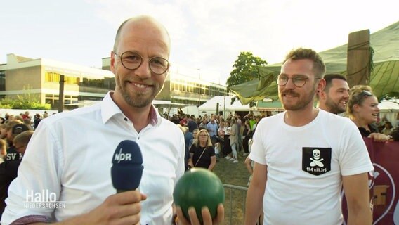 Reporter Andy Gervelmeyer live vom Kegel Open Air am Teutoburger Wald. © Screenshot 