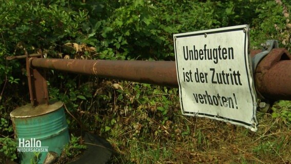 Ein Schild mit der Aufschrift: "Unbefugten ist der Zutritt verboten". © Screenshot 