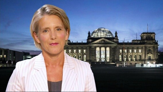 Kerstin Dausen berichtet live aus Berlin. © Screenshot 