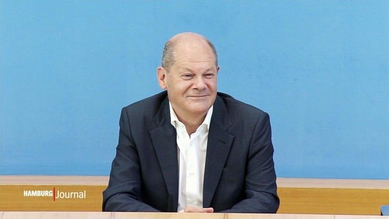 Bundeskanzler Olaf Scholz (SPD) bei der Sommer-Pressekonferenz in Berlin. © Screenshot 