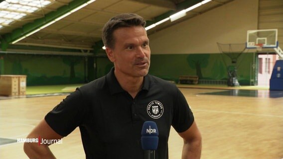 Coach Korner im Interview. © Screenshot 