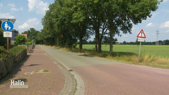 Ein Fahrradweg bei Oldenburg. © Screenshot 