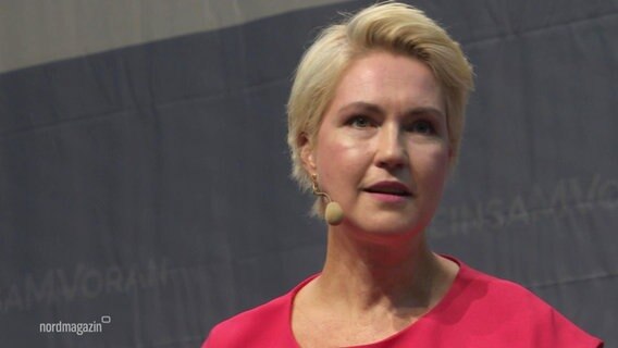 Nah áufnahme von Manuela Schwesigs (SPD) Gesicht bei einer Rede auf dem Landesparteitag. © Screenshot 