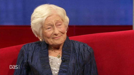 Holocaust-Überlebende Irene Butter zu Gast auf dem Roten Sofa © Screenshot 