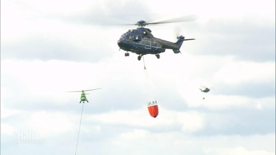 Lösch-Hubschrauber im Einsatz © Screenshot 