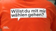 Ein T-Shirt mit der Aufschrift: "Willst du mit mir wählen gehen?" © Screenshot 