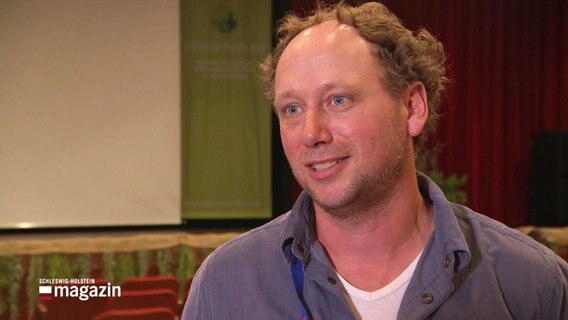 Fischforscher und Filmemacher Arthur de Bruin im Interview beim Green Screen Filmfestival 2022. © Screenshot 