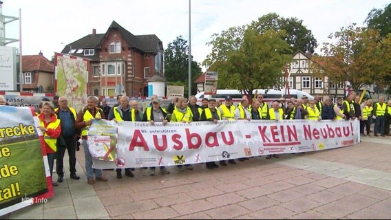 Demonstration gegen Trassenneubau. © Screenshot 