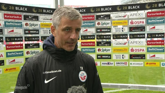 Der Trainer des FC Hansa Rostock, Jens Härtel, im Interview © Screenshot 